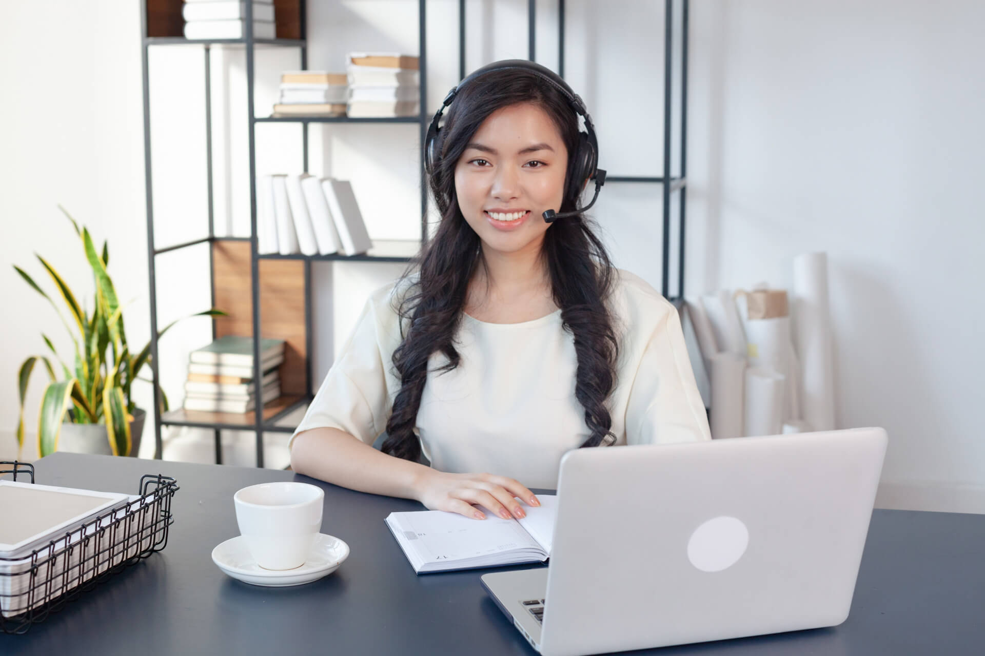 笑顔の外国人労働者